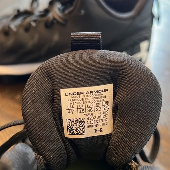 Under Armour Youth Cleats size: 4Y~Football - Picture 8 of 8
